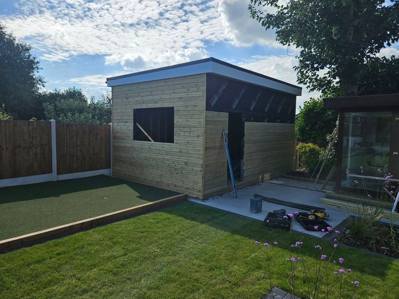 Cedar clad garden office room built by PJB joiners